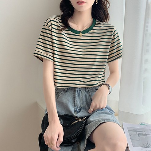 편안함과 스타일을 갖춘 데일로엔 여성 줄무늬 반팔티셔츠