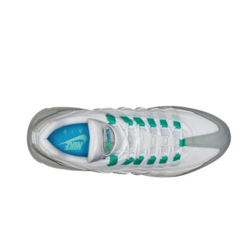 나이키 에어 맥스 95 퍼플 에디션으로 스타일과 편안함을 동시에!