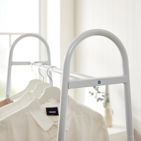 좁은 공간도 OK! 데일리 컬러플 행거로 깔끔하고 쾌적한 옷 정리 완성!