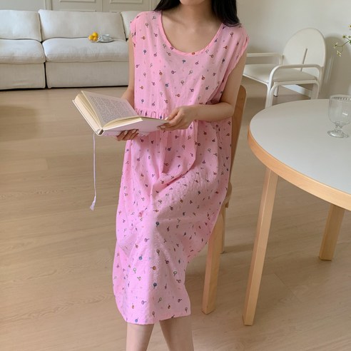 여름철 편안함의 정수: 코지데이의 반짝이는 원피스 잠옷