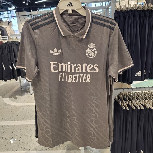 축구 덕후 심장 저격! 레알 마드리드 24/25 써드 저지, 놓치면 후회할 이유 iy1763