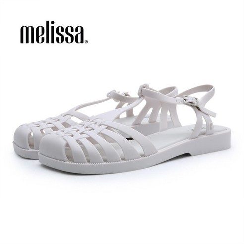 여름 패션의 필수 아이템, 멜리사 샌들