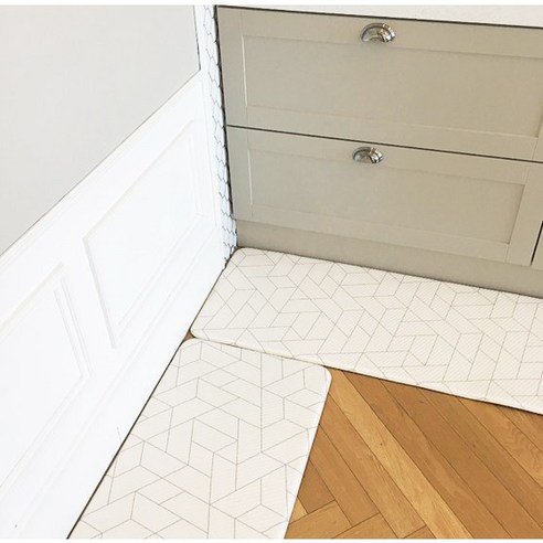 엄마의 사랑을 담은 헤링본 PVC 발매트로 주방에 따뜻함과 편안함을 더하세요.