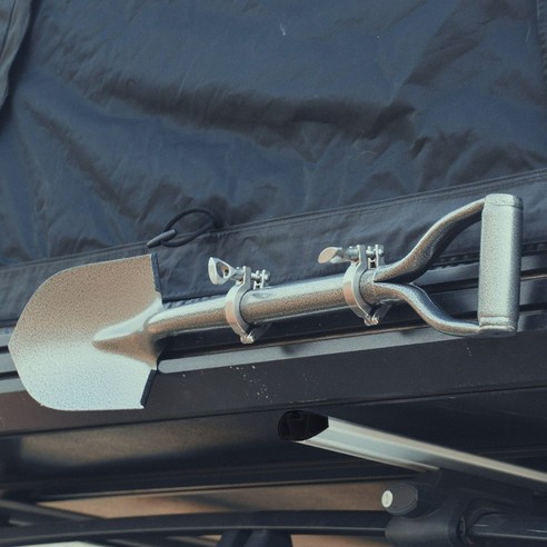 Ferretti 오프로드 차량 장착 삽 야전삽 캠핑: 든든한 모험의 동반자