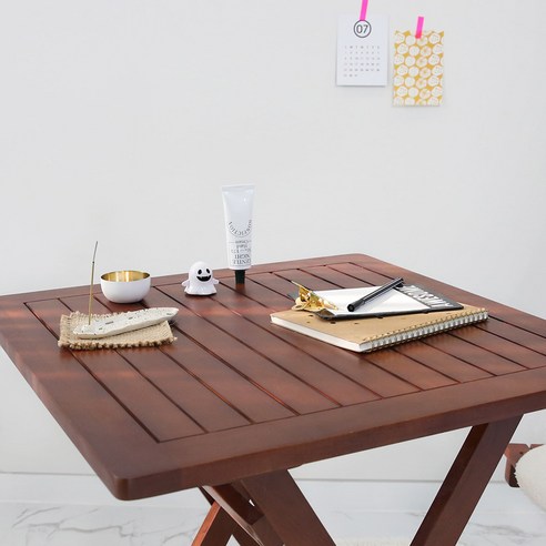 벤트리 원목 접이식 베이직 카페 테이블, 내추럴한 인테리어에 어울리는 간편한 디자인