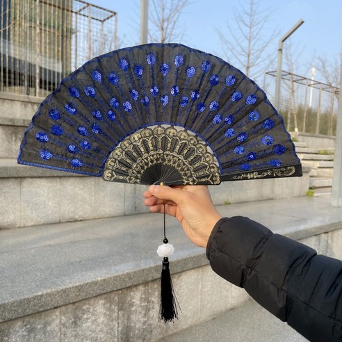공작 깃털 선물 접는 팬 블랙 로드 스퀸 팬 자수 팬 춤 접는 팬 윙 천 팬, 사파이어 수놓은 Sequin 접는 팬