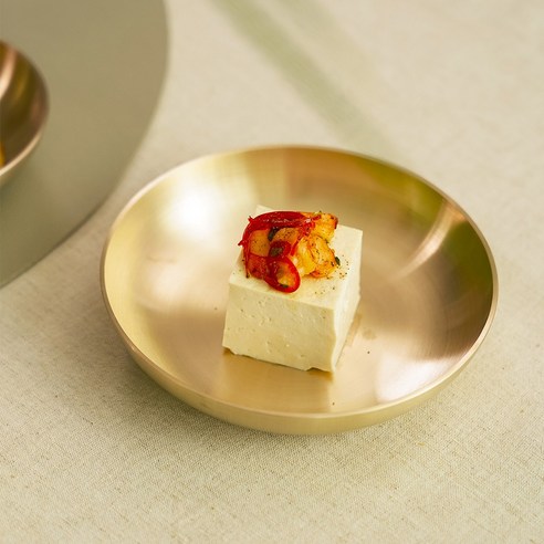 놋반 방짜유기 찬기, 품격 있는 식탁을 완성하는 전통의 미학