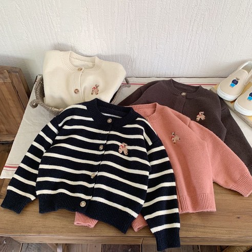 가을철에 완벽한, 따뜻하고 스타일리시한 아르베 아동용 데일리 베어 가디건