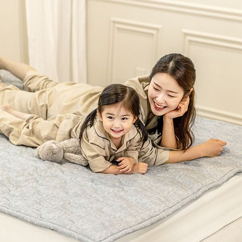 따뜻함과 편리함을 더한 파크론 워셔블 온수매트 클라우디그레이 퀸으로 포근한 겨울을 선물하세요.