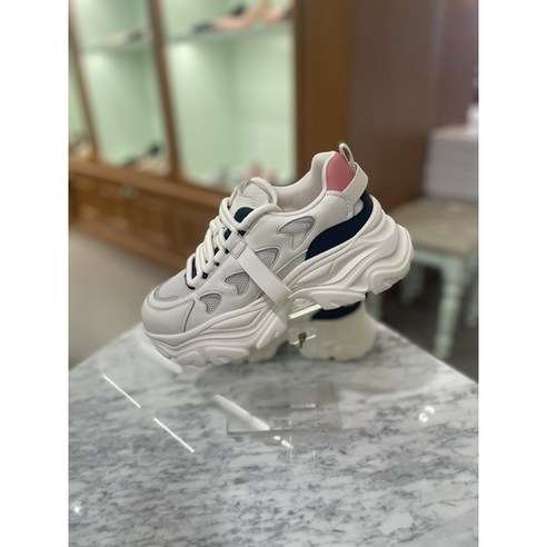 편안함과 스타일을 모두 잡은 데일리 어글리 슈즈, 고세 OZP4S088