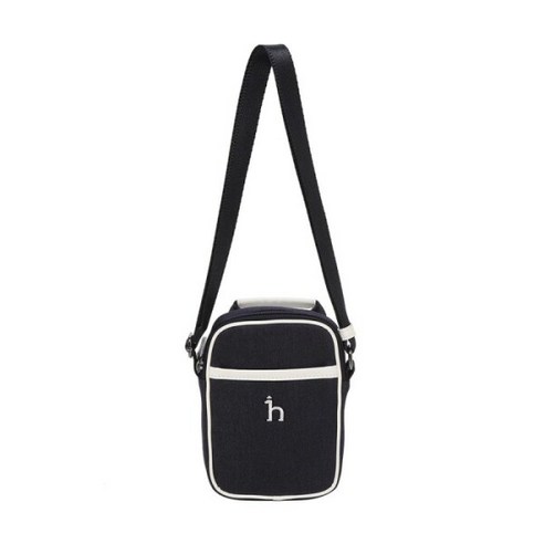 데님의 매력과 실용성을 담은 스타일리쉬한 핸드폰 가방