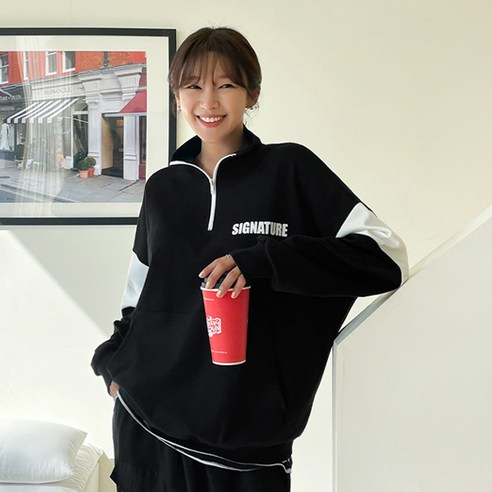 레터 배색 반집업 루즈 맨투맨 핑크시슬리 레터 배색 반집업 루즈 맨투맨 핑크시슬리