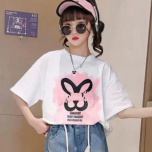 학령기 어린이를 위한 편안하고 스타일리시한 그래픽 티셔츠