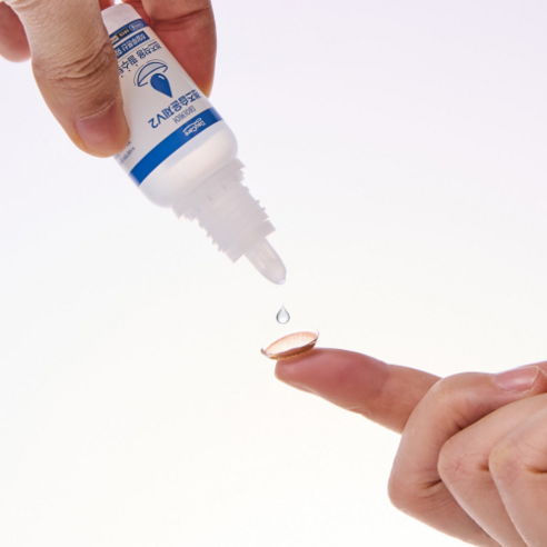 촉촉한 눈빛을 위한 필수템, 히알루론산 데이케어 렌즈 습윤제 심층 탐구 안구건조증안약