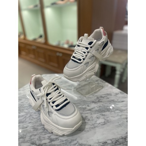 "매일 신어도 질리지 않는 편안함! ✨ 고세 어글리 슈즈, 내 발에 찰떡일까? 🤔" 고세스니커즈