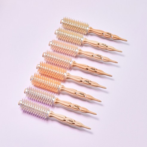 HAUM 하움 중간롤빗으로 당신의 헤어스타일에 볼륨과 생기를 불어넣으세요.