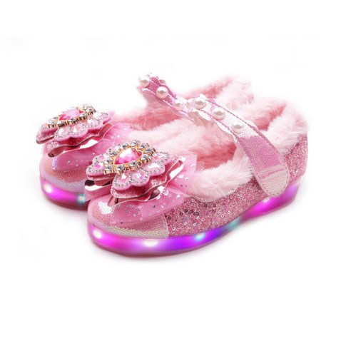 아이들의 발걸음에 빛을 더하다