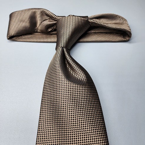 섬세한 남자를 완성하는 마지막 한 조각, 제임스핏 솔리드 넥타이