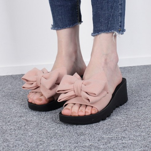 발걸음이 러블리해지는 왕리본 실내화, 편안함과 스타일의 만남