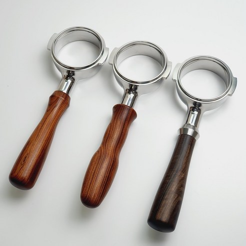 바텀리스 포터필터로 채널링을 방지하고 커피의 진정한 맛을 끌어내세요.