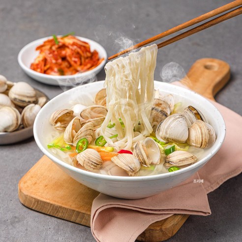 바다 향 가득한 만찬: 동죽칼국수 밀키트로 떠나는 미식 캠핑 동죽칼국수밀키트