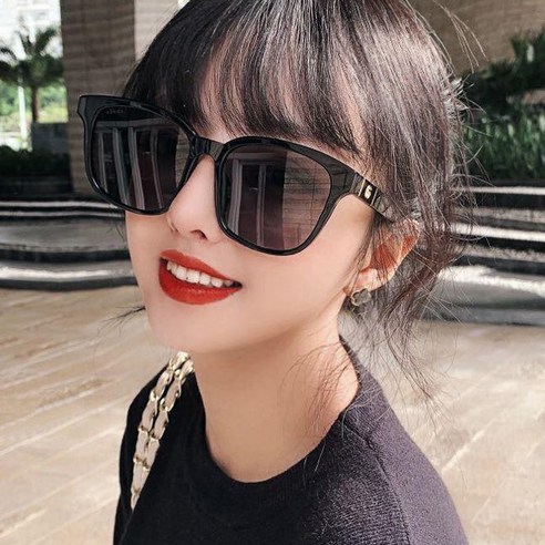 구찌의 매력을 담은 선글라스: GG0637SK 001 여자구찌선글라스