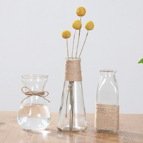 투명 유리와 미니멀리즘 디자인의 우아한 인테리어 오브제 화병