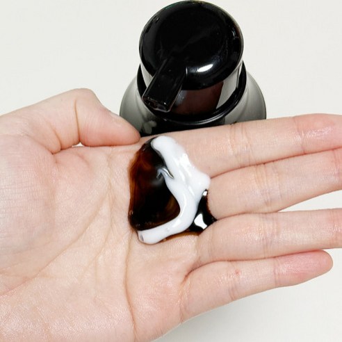 율고 자연을 담은 시간 순한 새치 염색샴푸 흑갈색, 200ml 용량, 컬러유지, 모든피부용, 주름 개선, 자외선 차단