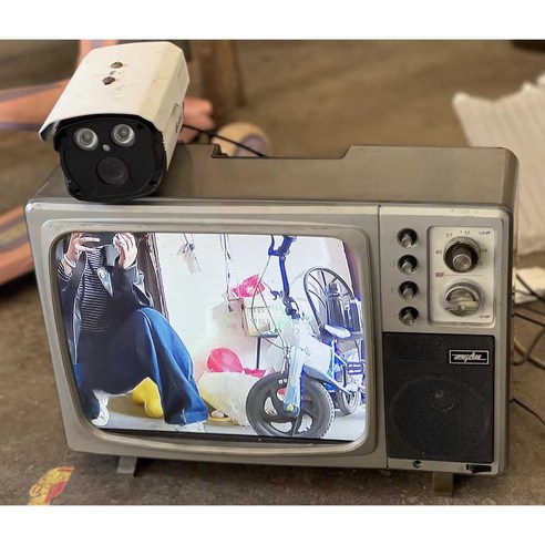 브라운관 TV, 아날로그 감성을 담은 인테리어의 정점