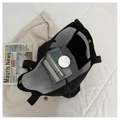 코듀로이 캔버스백 하나로 완성하는 가을 스타일