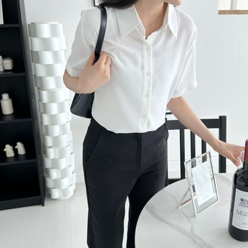 플루터 구김없는 여성 여름 반팔 블라우스: 편안함과 스타일의 완벽한 조화