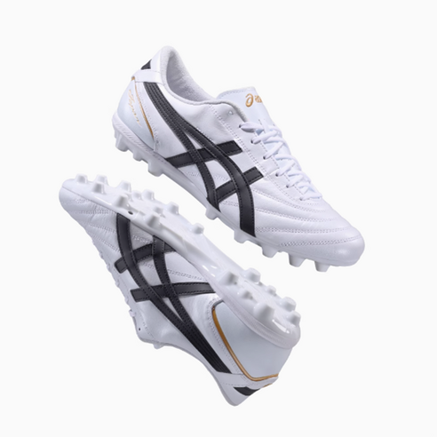 스타일과 기능성을 완벽하게 갖춘 아식스 축구화