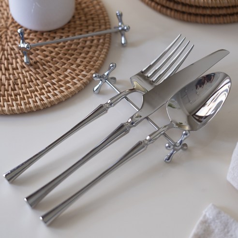 우아함과 실용성을 겸비한 커트러리