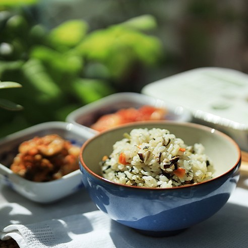 편리하고 영양가 넘치는 국내산 유기농 홈스랑 버섯나물밥