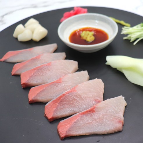 한번 먹으면 잊을 수 없는 자연산 제철 방어의 맛!