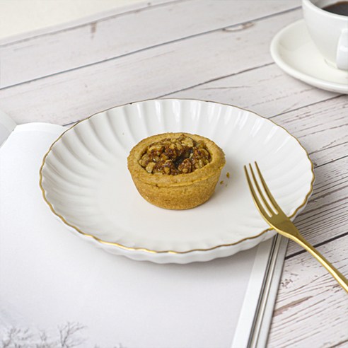 고급스러운 골드 원형 접시