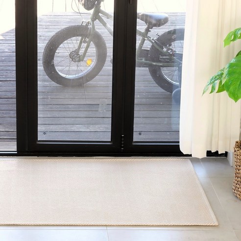 편안함과 기능을 동시에 제공하는 안마의자 카페트 러그