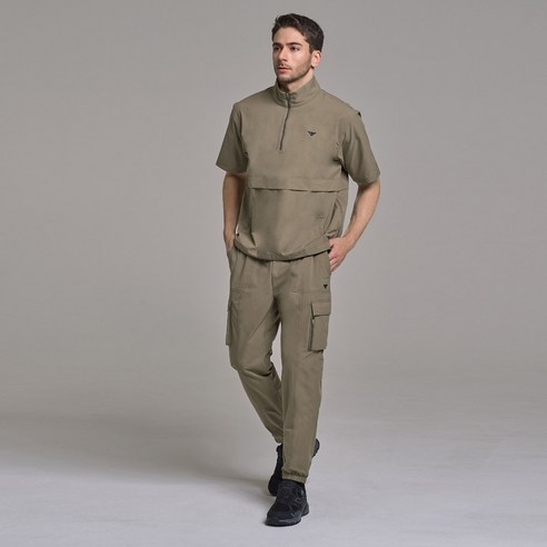 스타일과 기능성을 모두 갖춘 다운블로우 골프웨어로 쾌적하고 스타일리시한 라운딩을!