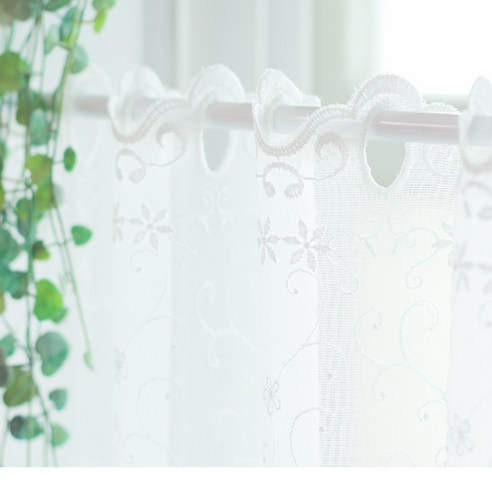 아침 햇살처럼 화사한 공간을 만들어주는 바란스 커튼