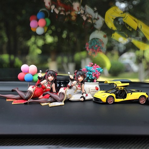 자동차 인테리어 액세서리 장식 애니메이션 핸드 런 자동차 센터 콘솔 실내 장식, 빨간색, 흰색 및 노란색 자동차 모델 꽃 아로마 테라피