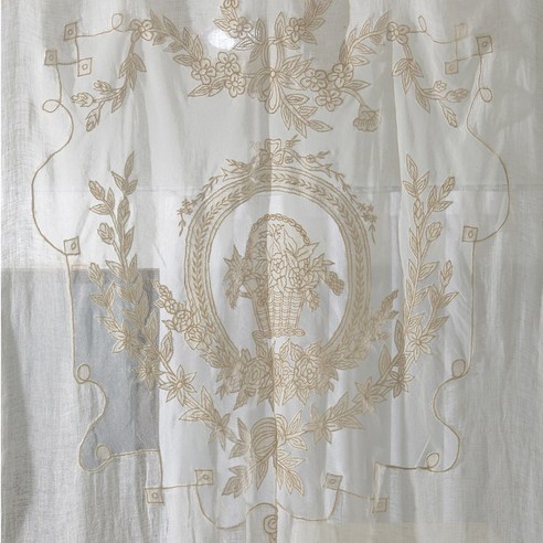 햇살 가득한 공간에 피어나는 아름다움, 인뎀바움 린넨 자수 커튼