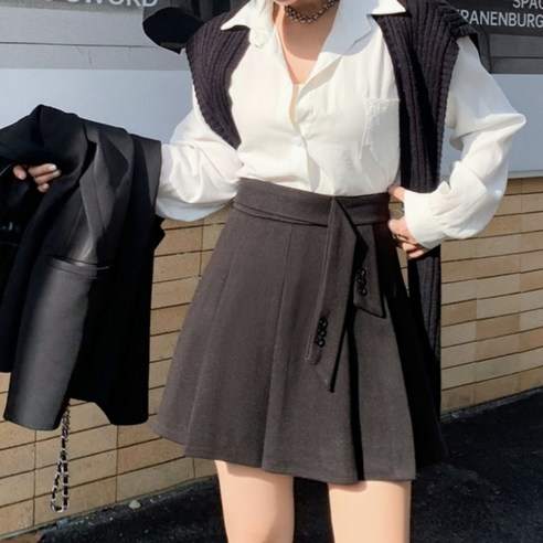 겨울철에 따뜻함과 스타일을 선사하는 큐티유 여성 모직 플리츠 미니스커트