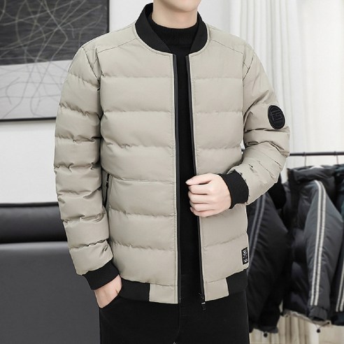 겨울철의 따뜻하고 세련된 동반자, 곽씨네슈퍼 겨울 항공 점퍼 블루종