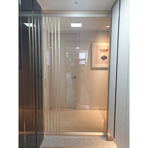 좁은 공간을 넓게, 답답함을 시원하게! 원슬라이딩 중문으로 달라지는 삶의 질