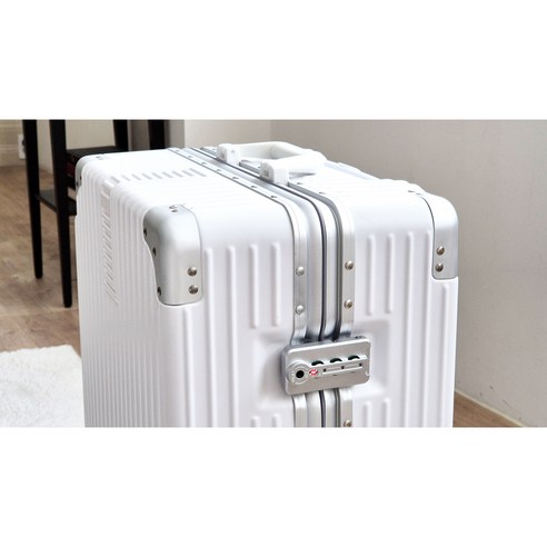 프레이나 알루미늄 캐리어: 견고함과 스타일로 완성하는 완벽한 여행