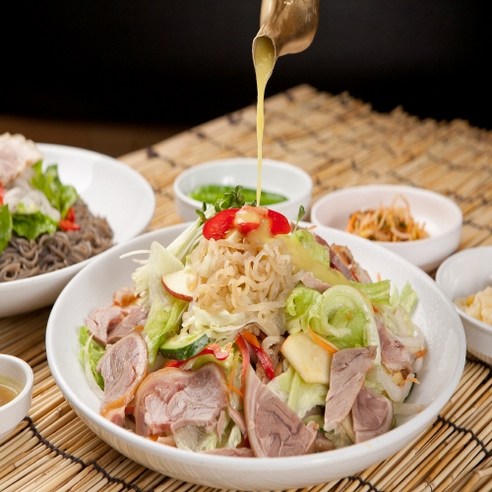 부산식 냉채소스: 상큼하고 풍미 있는 여름 식사 솔루션