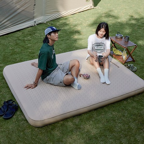 편안하고 편리하며 내구성 있는 캠핑 필수품