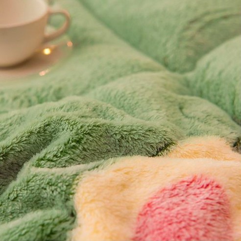 사랑스러운 디자인과 포근함으로 완성하는 꿀잠, 귀여운 캐릭터 겨울 이불