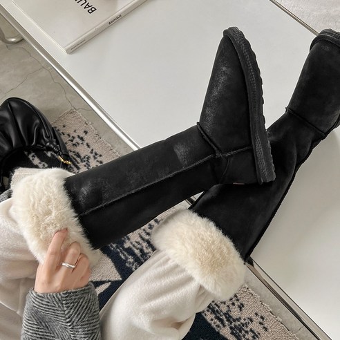 다양한 사이즈와 발볼넓이로 편안한 착용감을 제공하는 겨울 신발