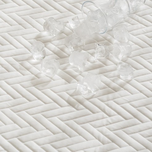 시원한 여름밤을 위한 쿨매트 고정밴딩 침대패드